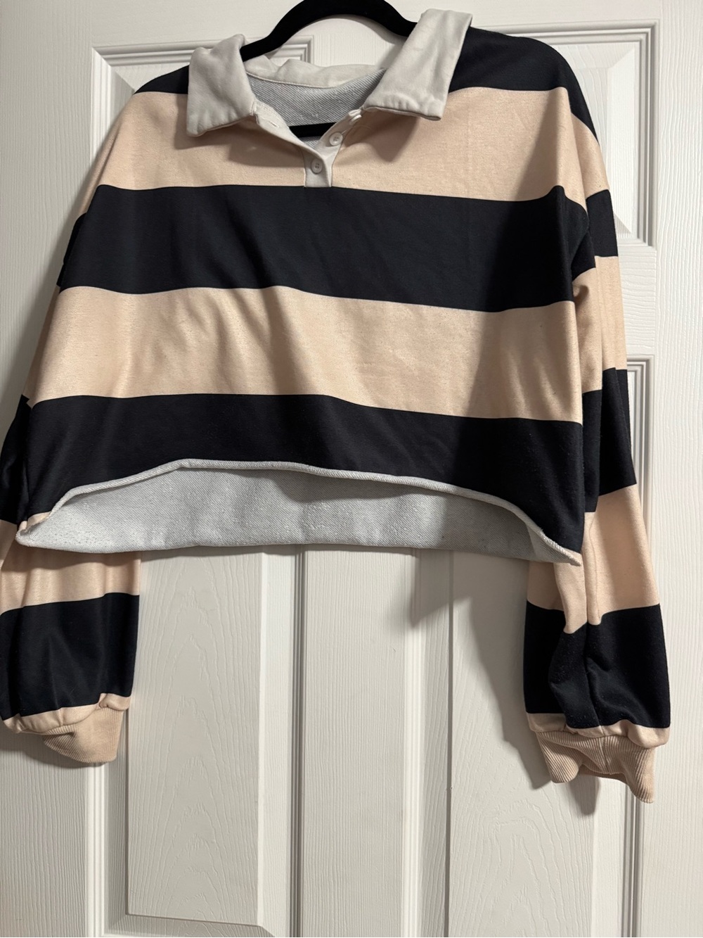 Cropped Striped Polo Sweater - Black & Beige